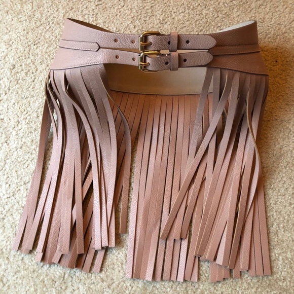 BCBG MAZ AZRIA BLUSH LEATHER FRINGE BELT